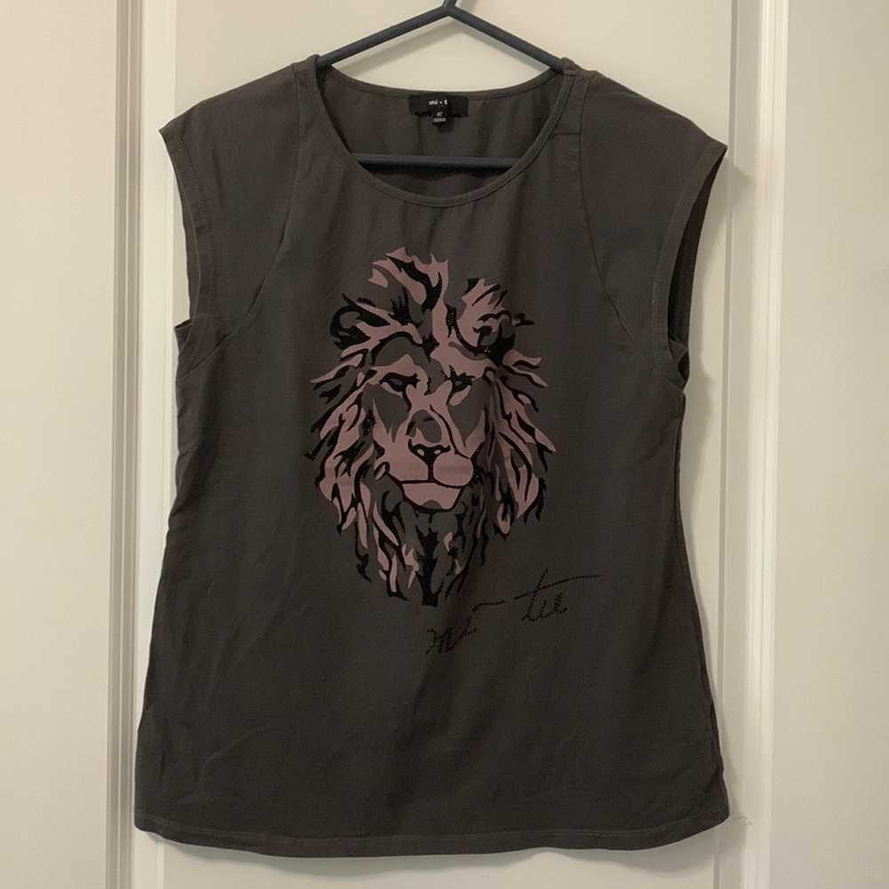 Graphic Tee with Lion Design